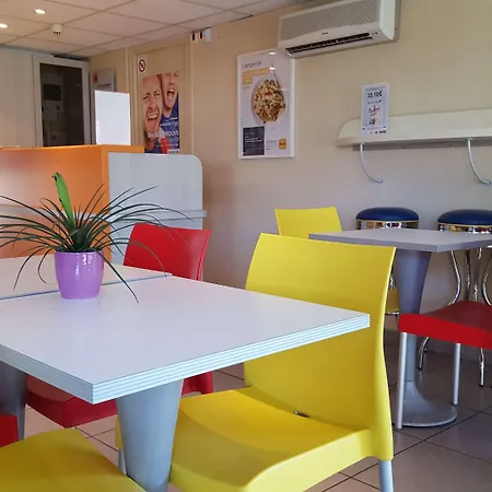 Hotel Premiere Classe Lyon Est Aeroport Exupery *