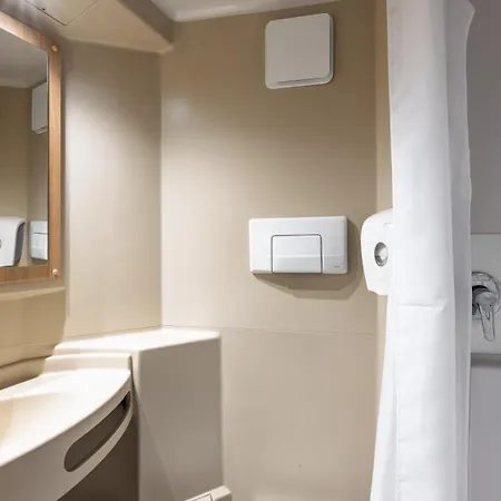 Premiere Classe Lyon Est Aeroport Exupery Saint-Laurent-de-Mure