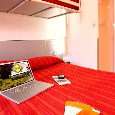 Premiere Classe Lyon Est Aeroport Exupery Hotel *