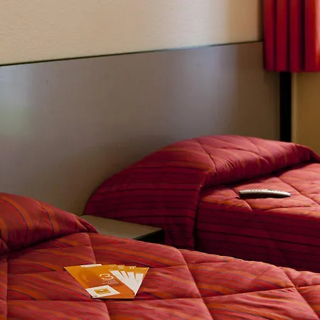 Premiere Classe Lyon Est Aeroport Exupery Hotel Saint-Laurent-de-Mure